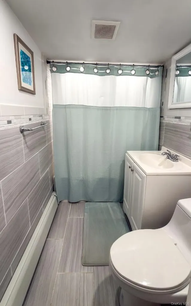 27 E Lincoln Avenue Massapequa NY 11758