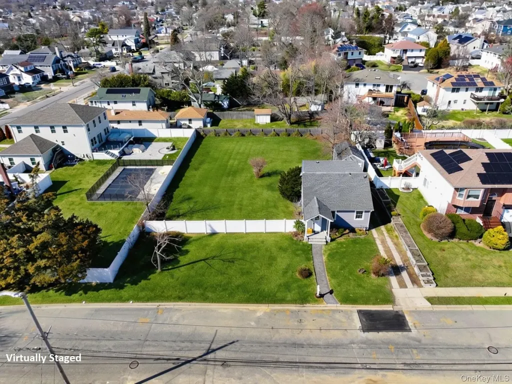 27 E Lincoln Avenue Massapequa NY 11758