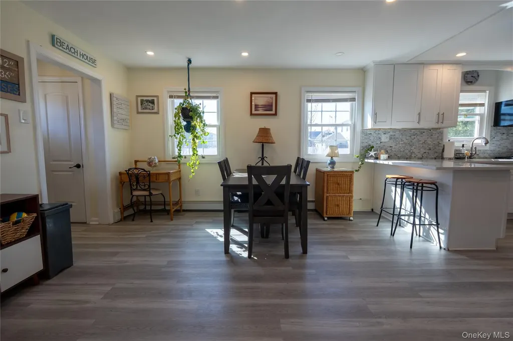 27 E Lincoln Avenue Massapequa NY 11758