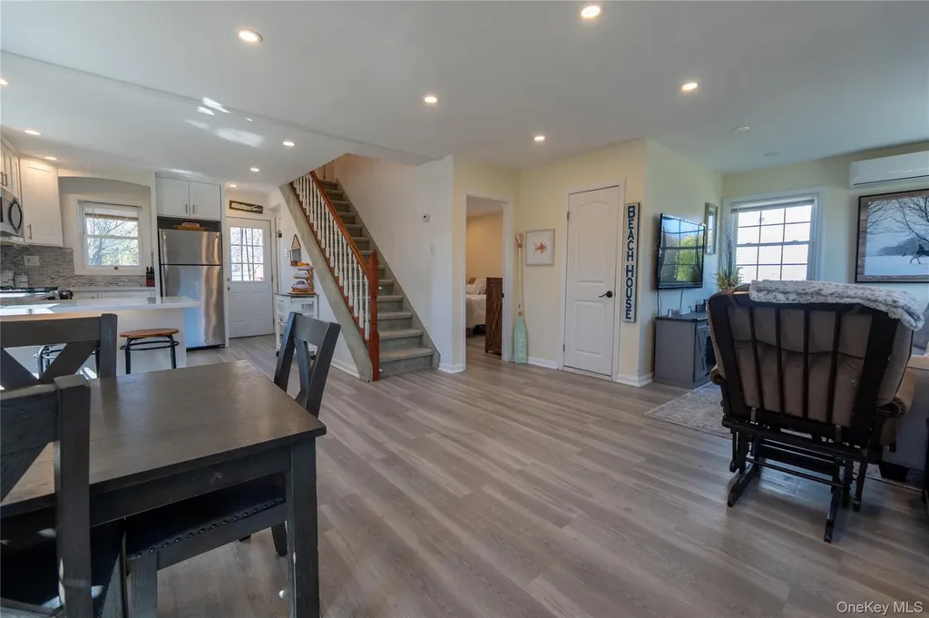 27 E Lincoln Avenue Massapequa NY 11758