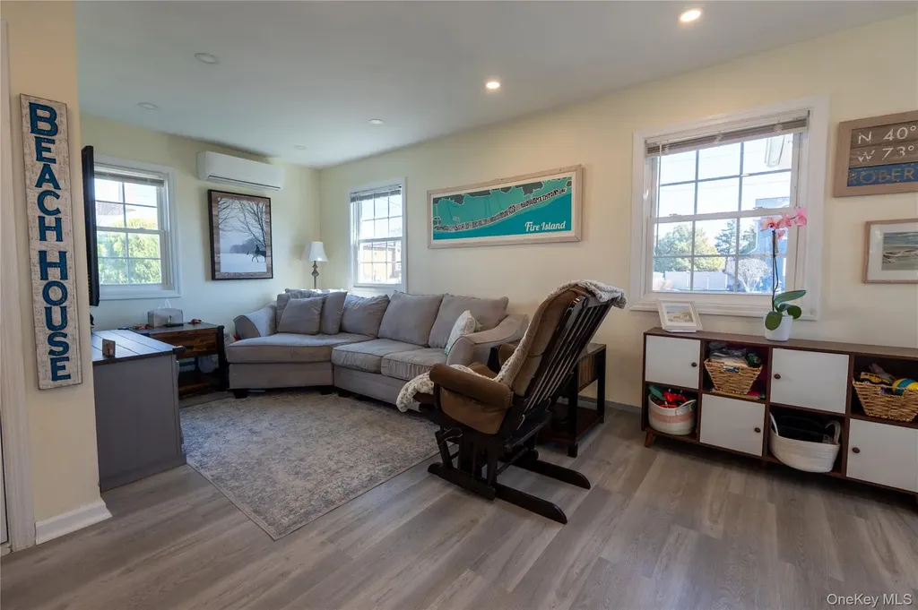27 E Lincoln Avenue Massapequa NY 11758
