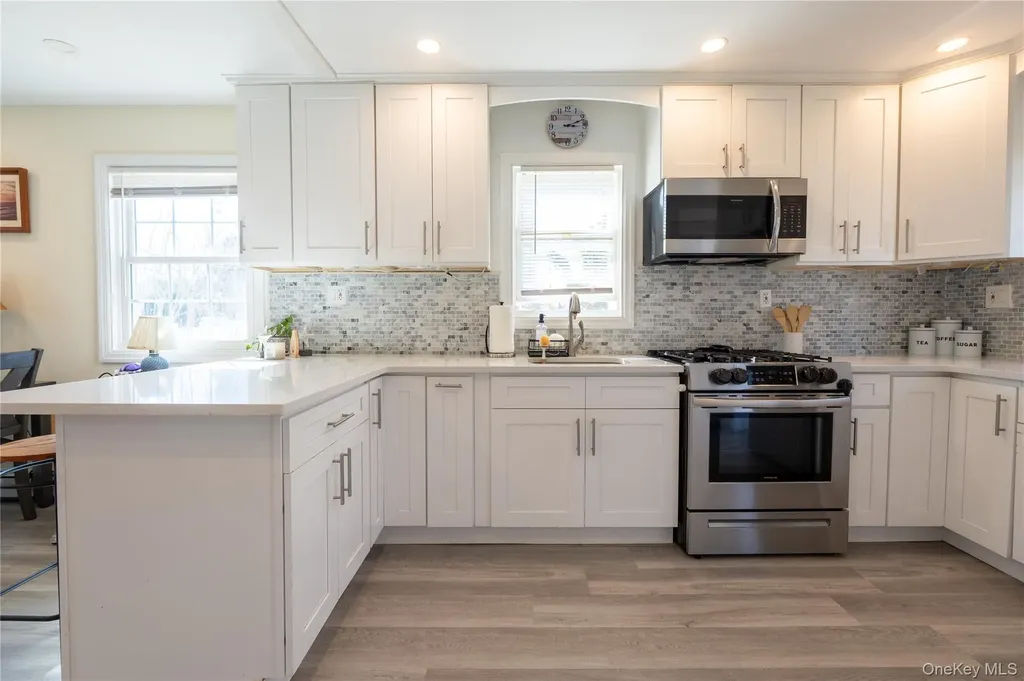 27 E Lincoln Avenue Massapequa NY 11758