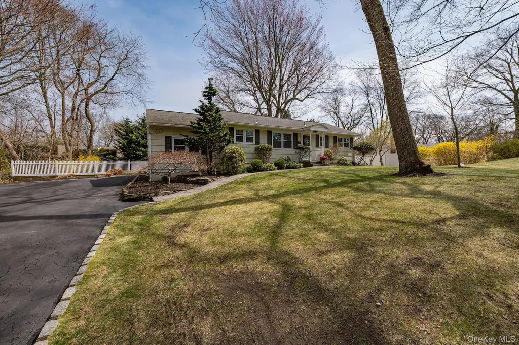 19 Harvard Road Shoreham NY 11786