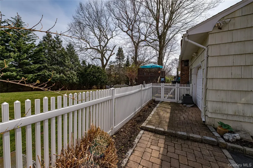 19 Harvard Road Shoreham NY 11786