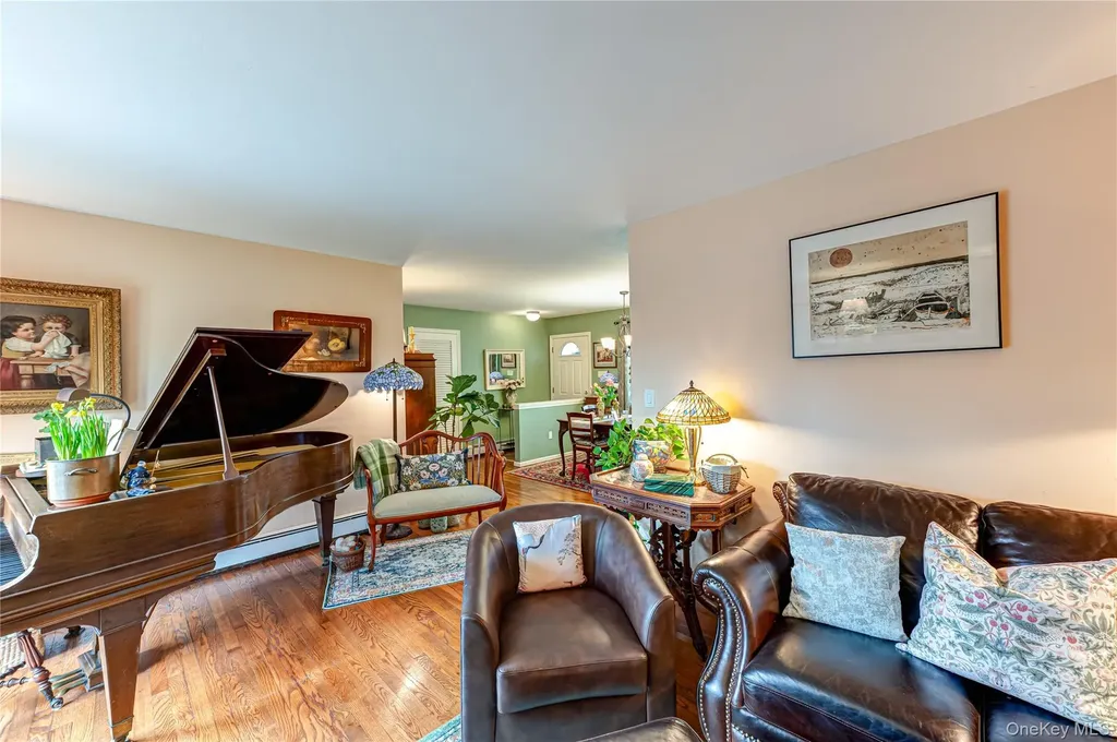 19 Harvard Road Shoreham NY 11786
