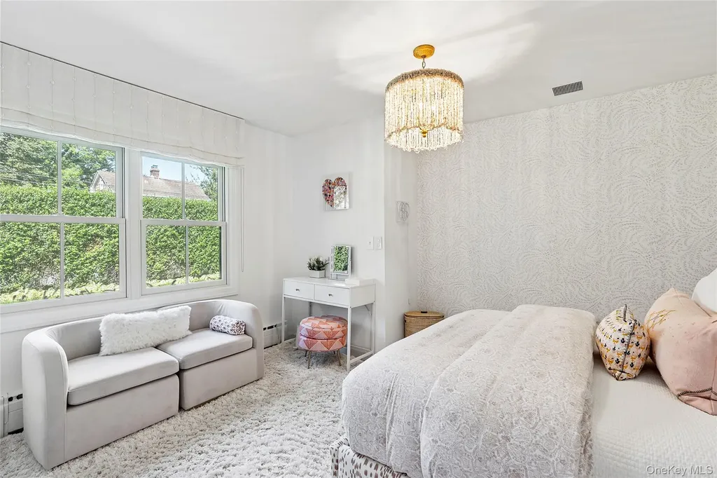 30 Breese Lane Southampton NY 11968
