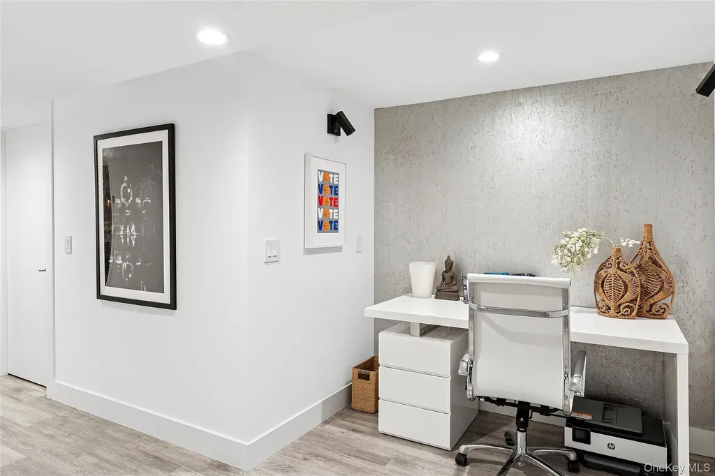 30 Breese Lane Southampton NY 11968