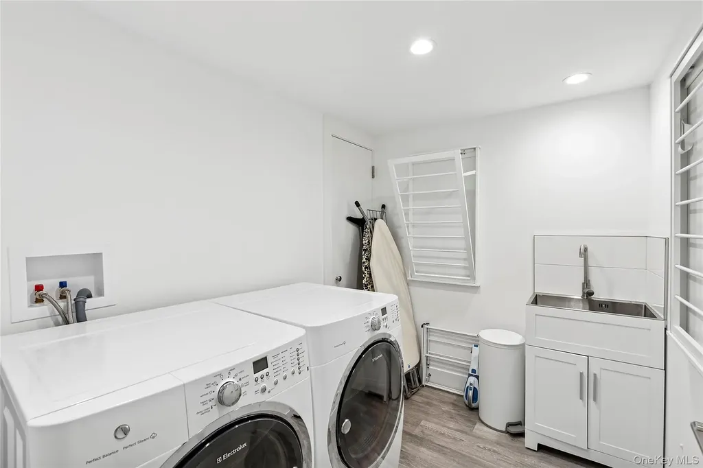 30 Breese Lane Southampton NY 11968