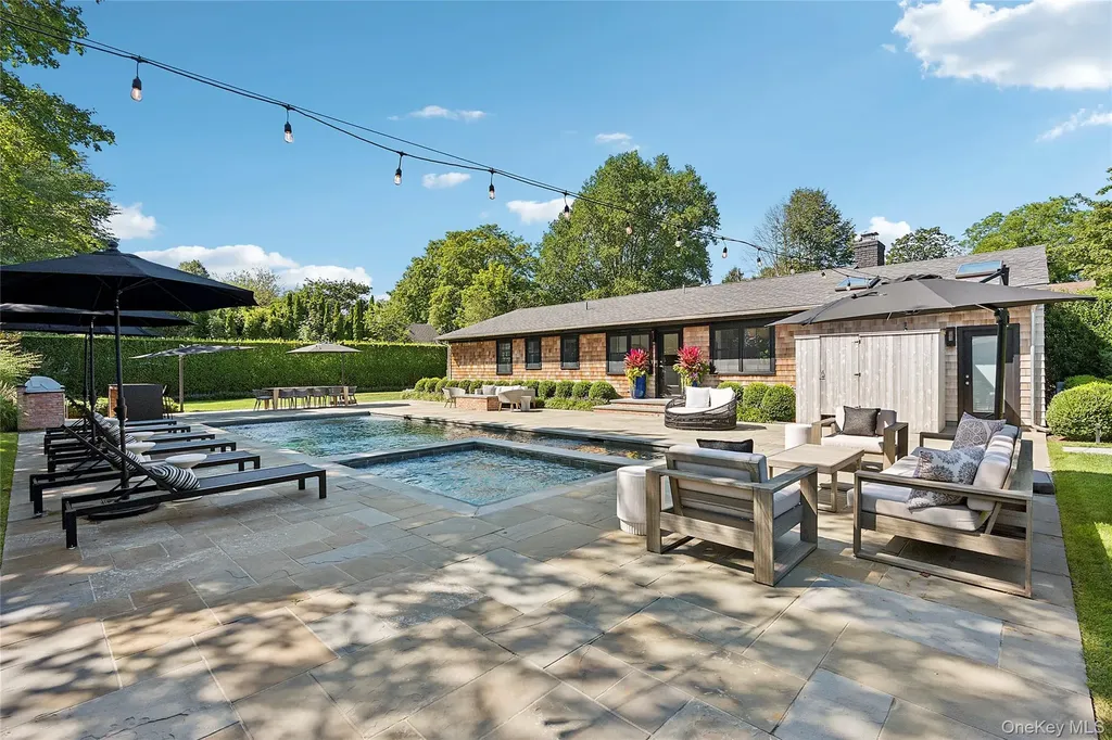 30 Breese Lane Southampton NY 11968