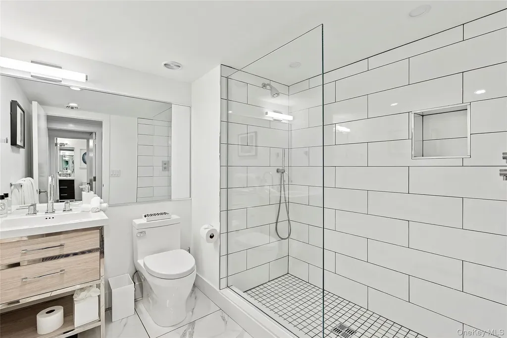 30 Breese Lane Southampton NY 11968
