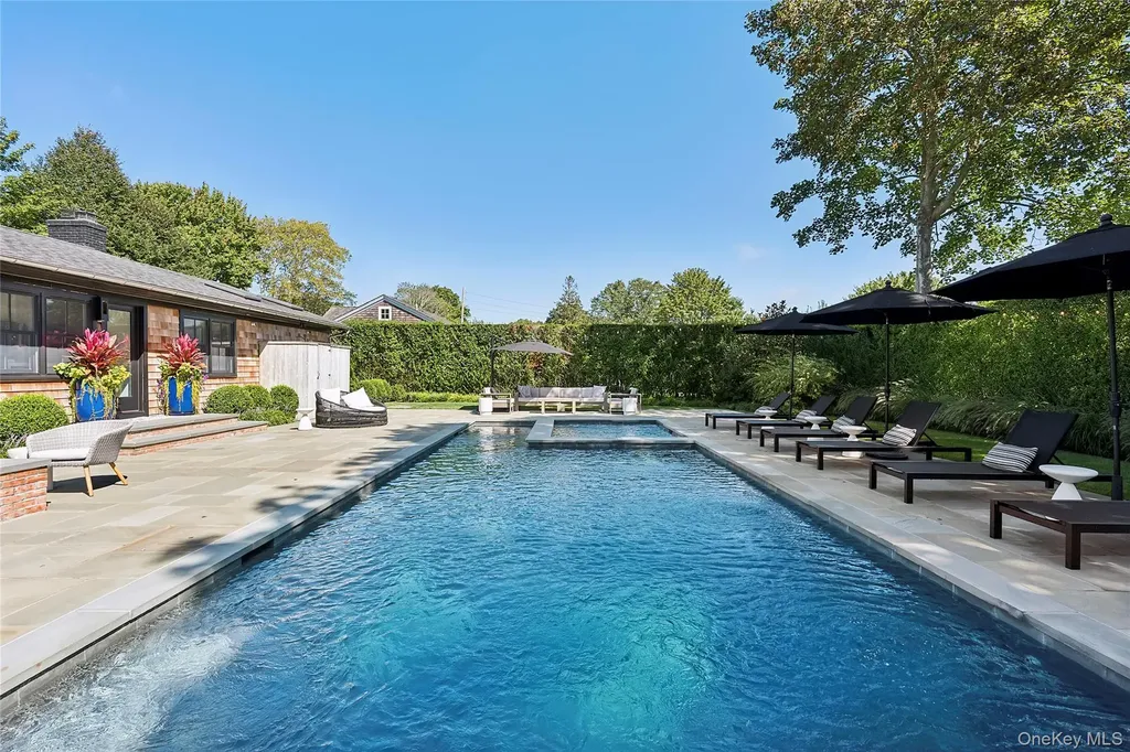 30 Breese Lane Southampton NY 11968