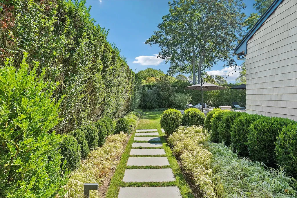 30 Breese Lane Southampton NY 11968