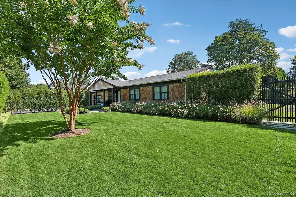 30 Breese Lane Southampton NY 11968