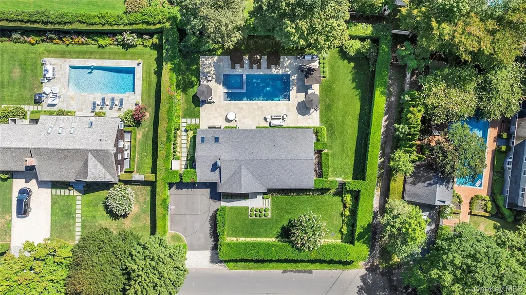 30 Breese Lane Southampton NY 11968