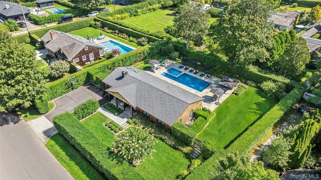 30 Breese Lane Southampton NY 11968