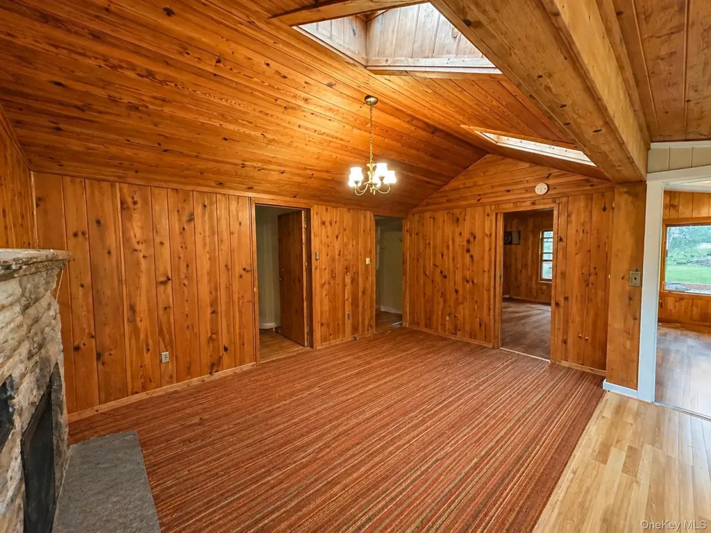 10 Circle Place Smallwood NY 12720
