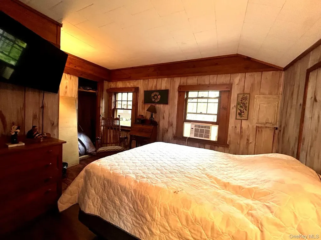 10 Circle Place Smallwood NY 12720