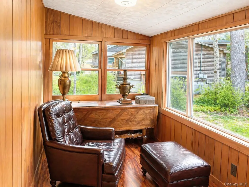 10 Circle Place Smallwood NY 12720