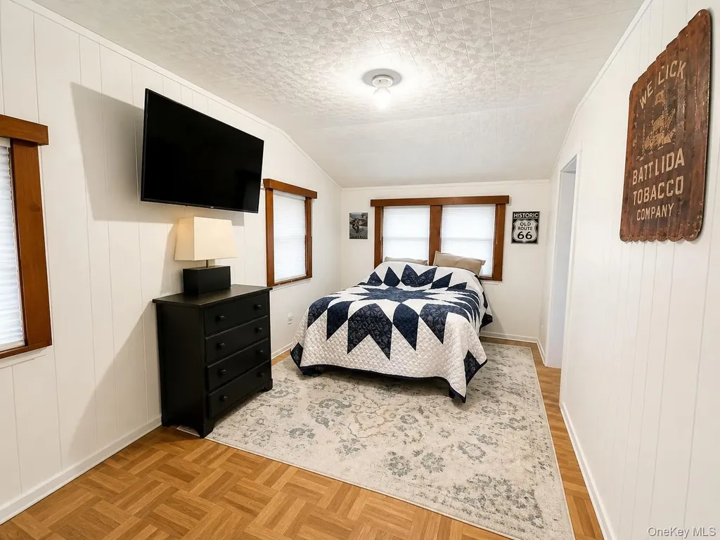 10 Circle Place Smallwood NY 12720
