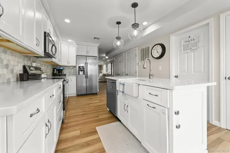 40 W 13th Road Broad Channel NY 11693