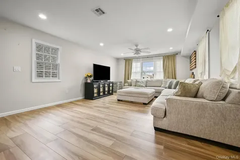 40 W 13th Road Broad Channel NY 11693