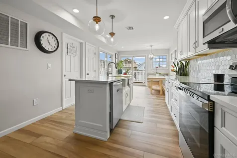 40 W 13th Road Broad Channel NY 11693