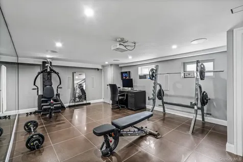80 Knolls Drive N Manhasset Hills NY 11040