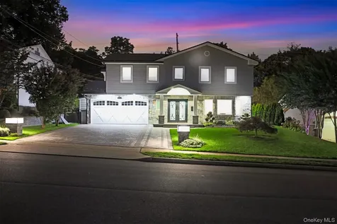 80 Knolls Drive N Manhasset Hills NY 11040
