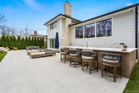 80 Knolls Drive N Manhasset Hills NY 11040