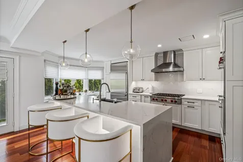 80 Knolls Drive N Manhasset Hills NY 11040