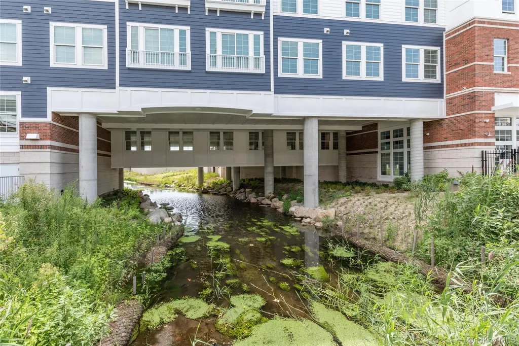75 E Hoffman Avenue Lindenhurst NY 11757