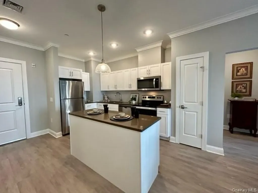 75 E Hoffman Avenue Lindenhurst NY 11757