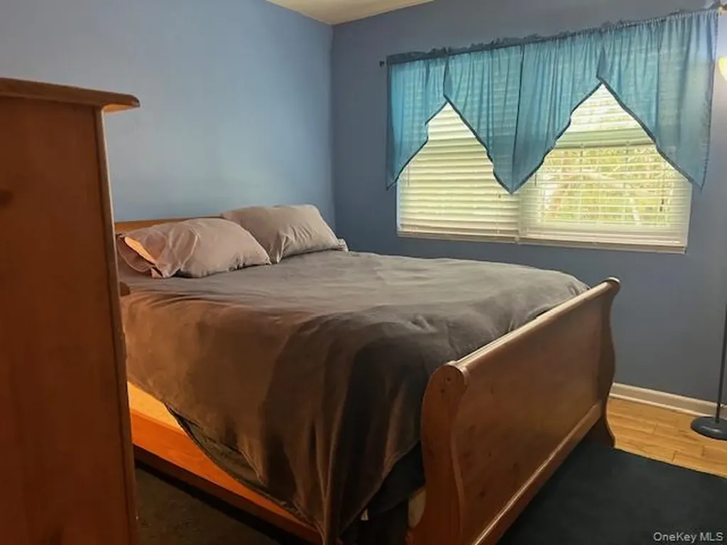 4 Fox Path Coram NY 11727