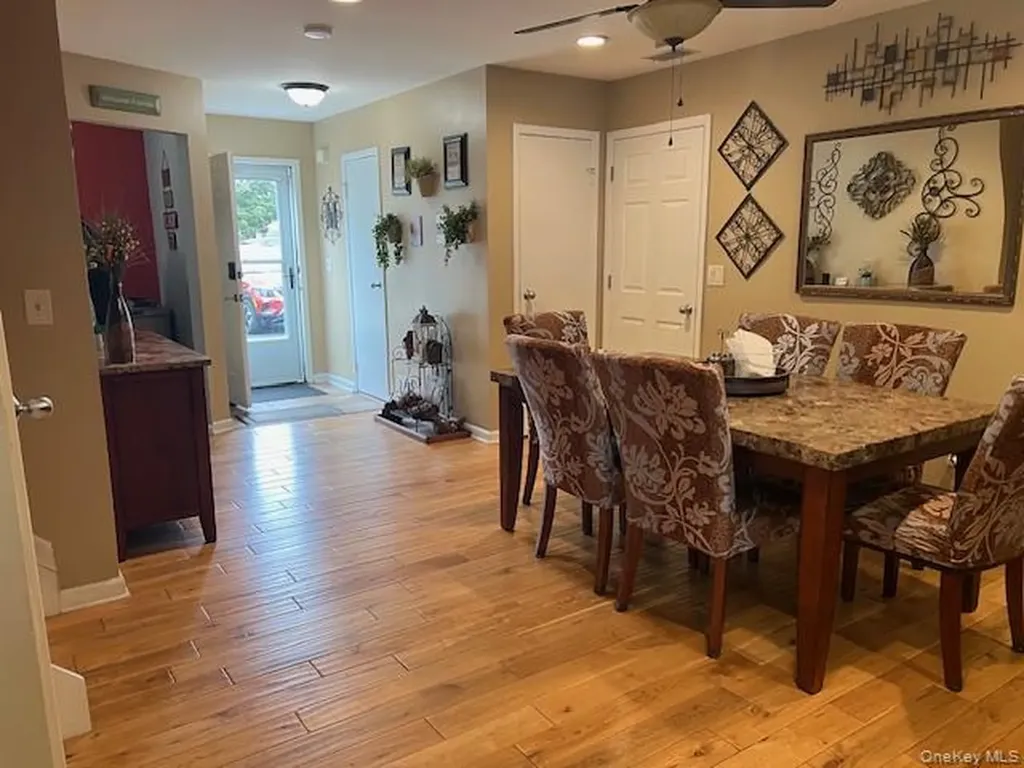 4 Fox Path Coram NY 11727