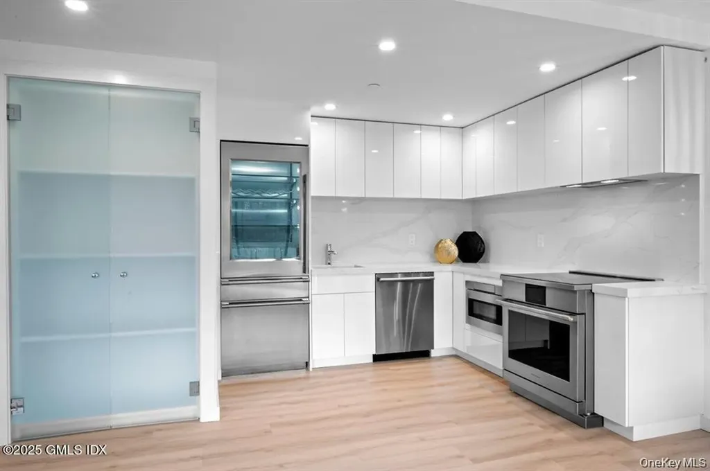 1188 King Greenwich CT 06831