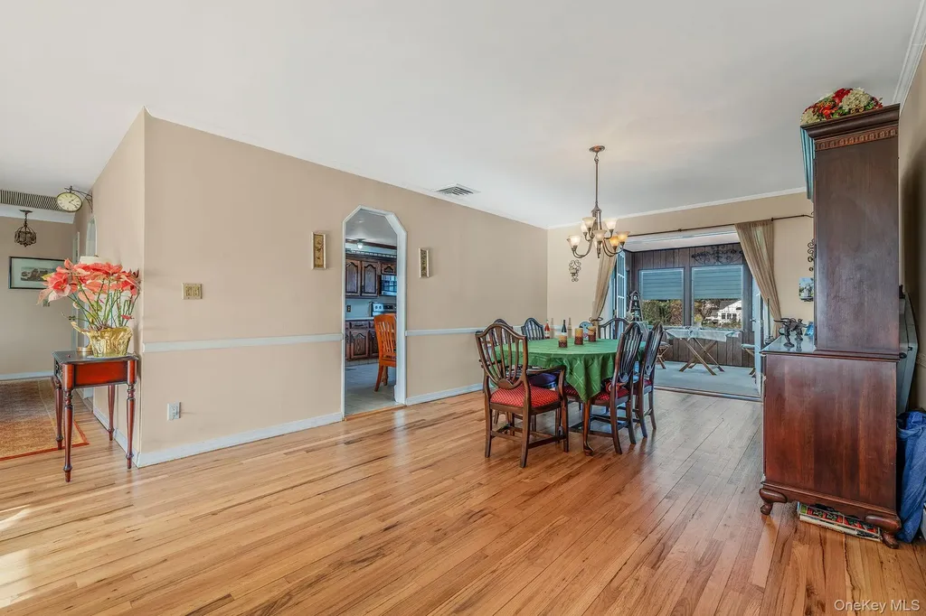 146 Awixa Avenue Bay Shore NY 11706
