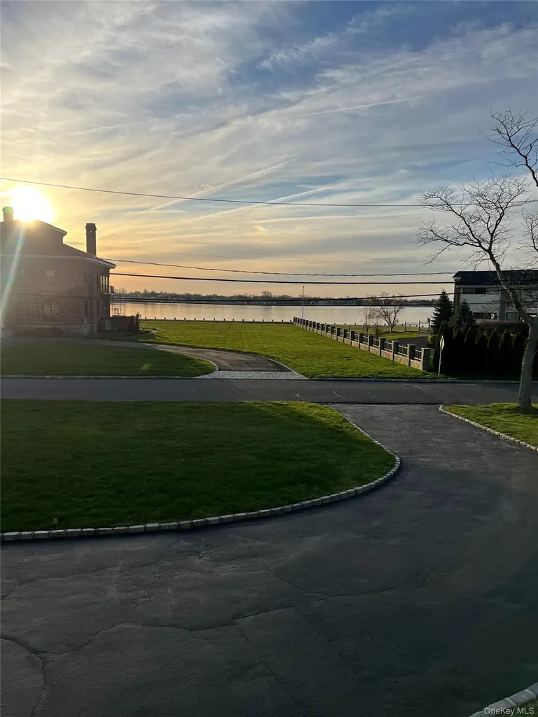 146 Awixa Avenue Bay Shore NY 11706