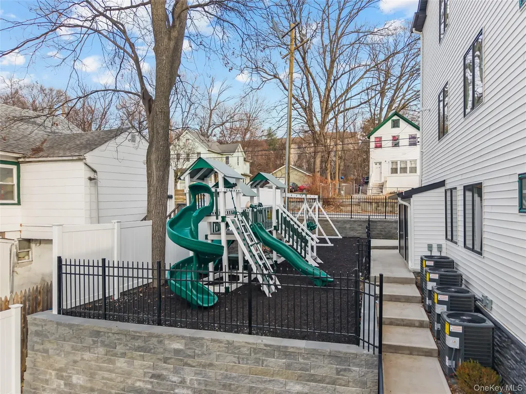 80 Memorial Park Spring Valley NY 10977