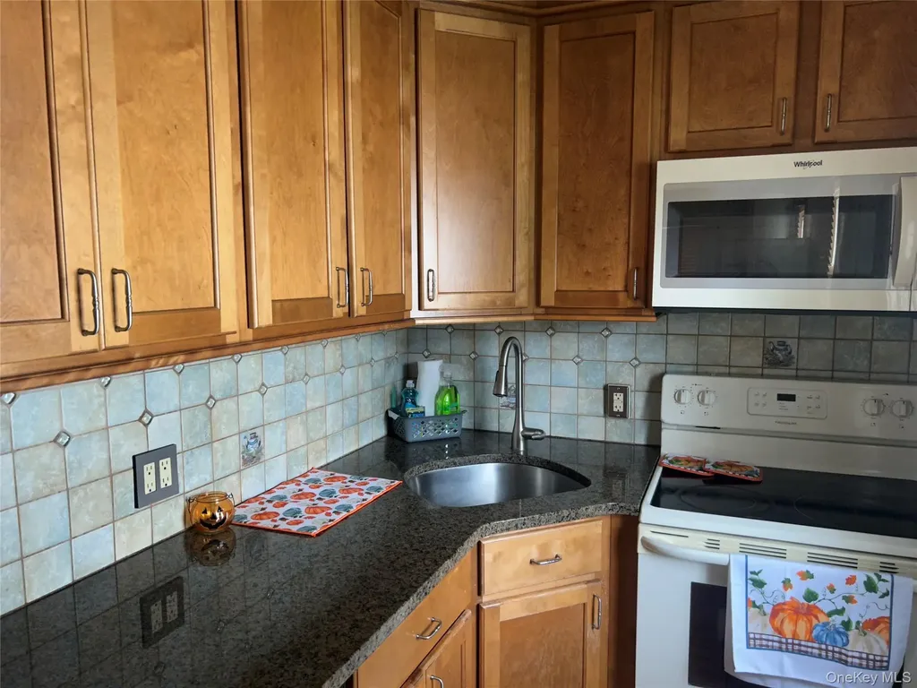 239 Curtin Avenue West Islip NY 11795