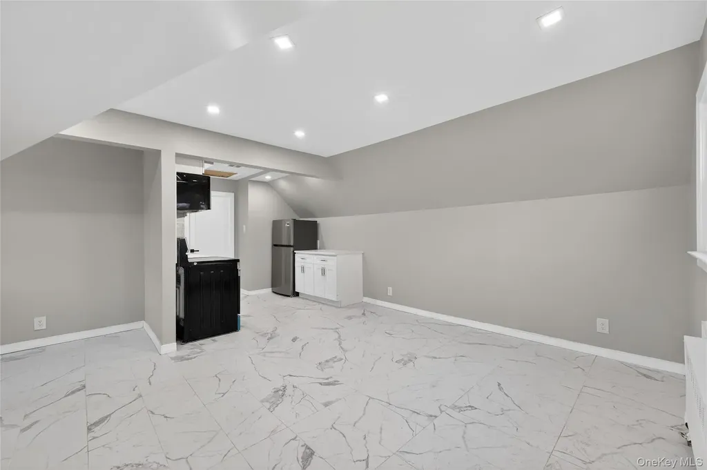 24930 147th Road Rosedale NY 11422