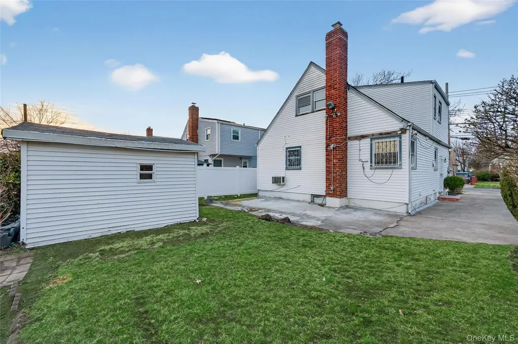 24930 147th Road Rosedale NY 11422