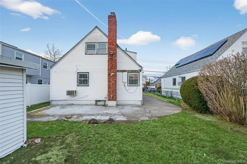 24930 147th Road Rosedale NY 11422
