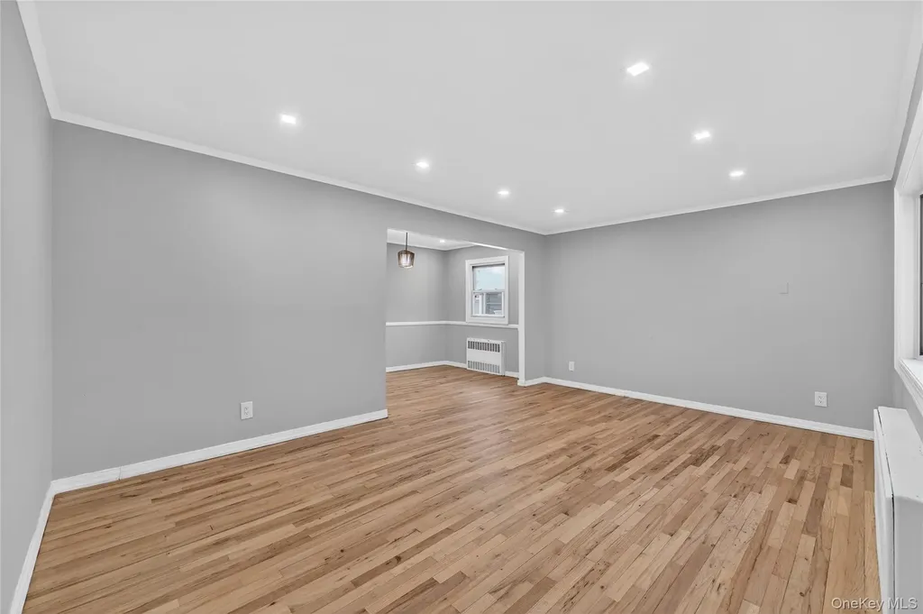 24930 147th Road Rosedale NY 11422
