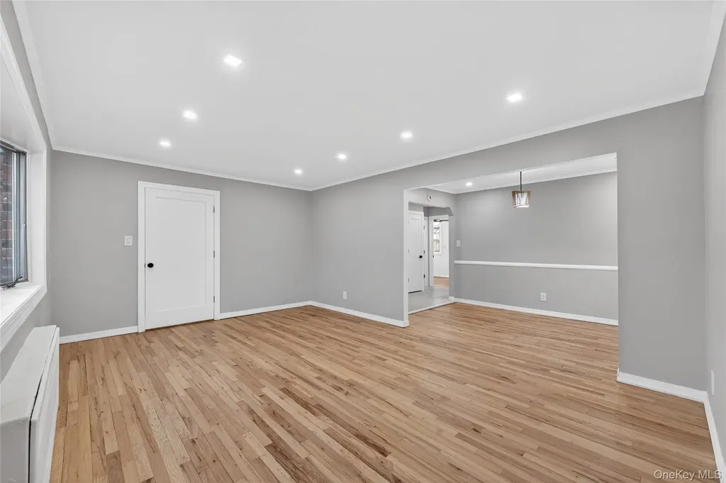 24930 147th Road Rosedale NY 11422