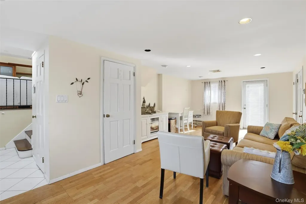 15 5th Place Syosset NY 11791