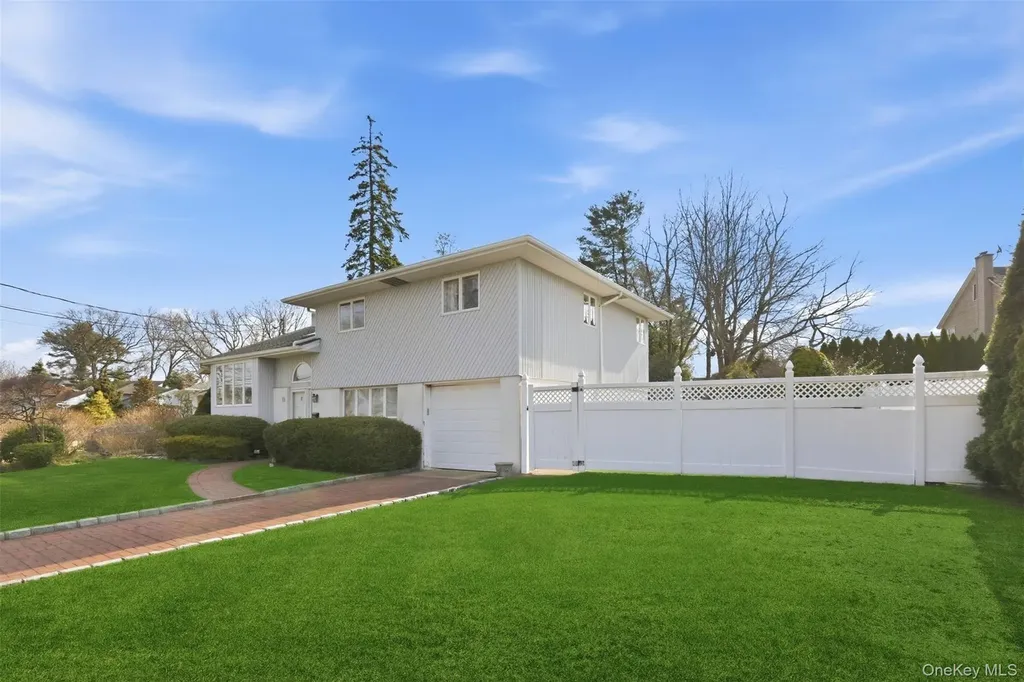 15 5th Place Syosset NY 11791
