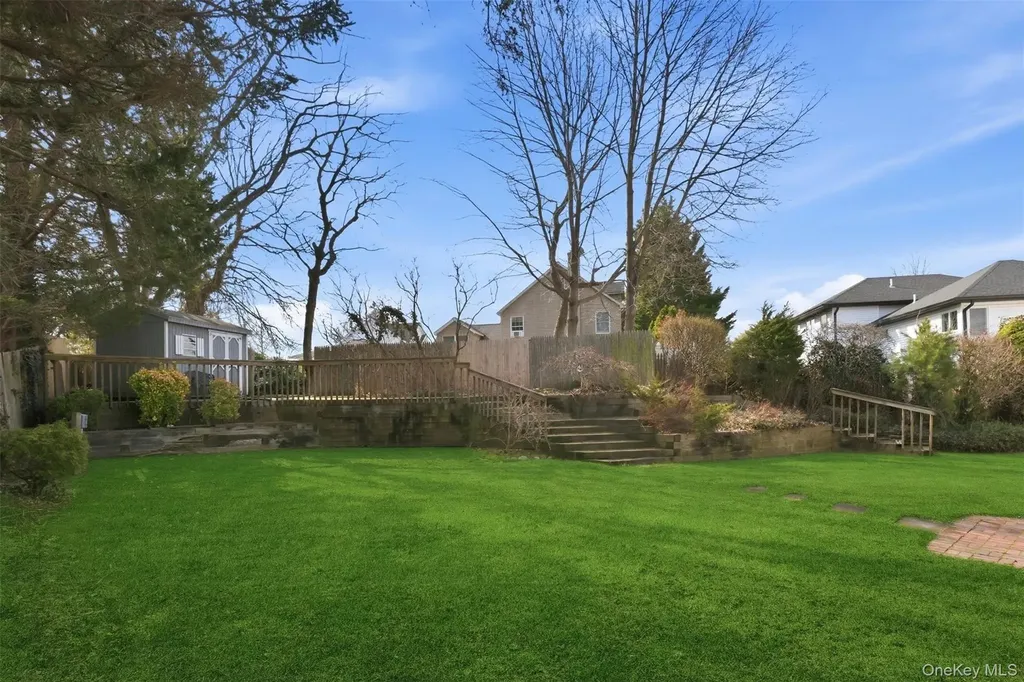 15 5th Place Syosset NY 11791