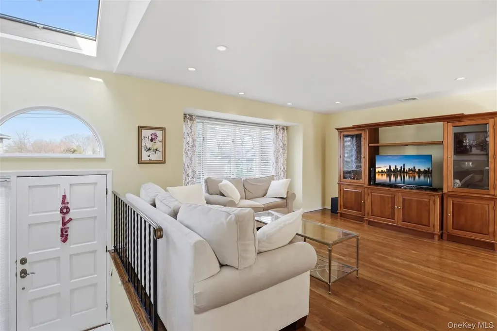 15 5th Place Syosset NY 11791