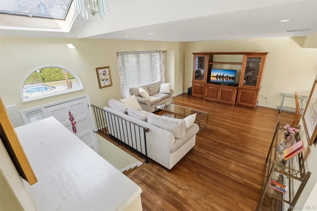 15 5th Place Syosset NY 11791