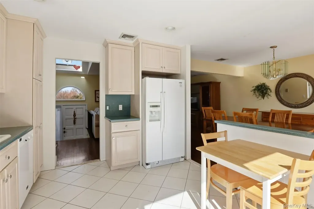 15 5th Place Syosset NY 11791